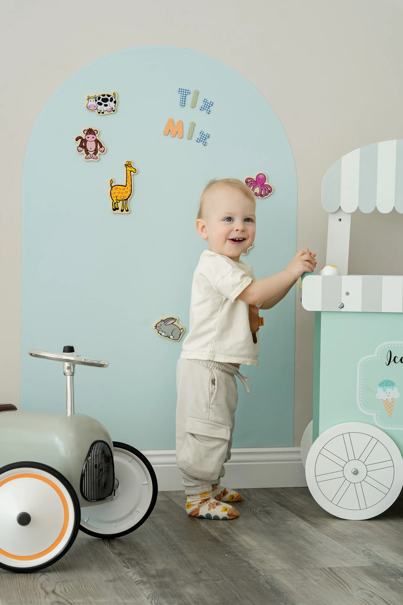 Magnetic Wall Board - Image 15